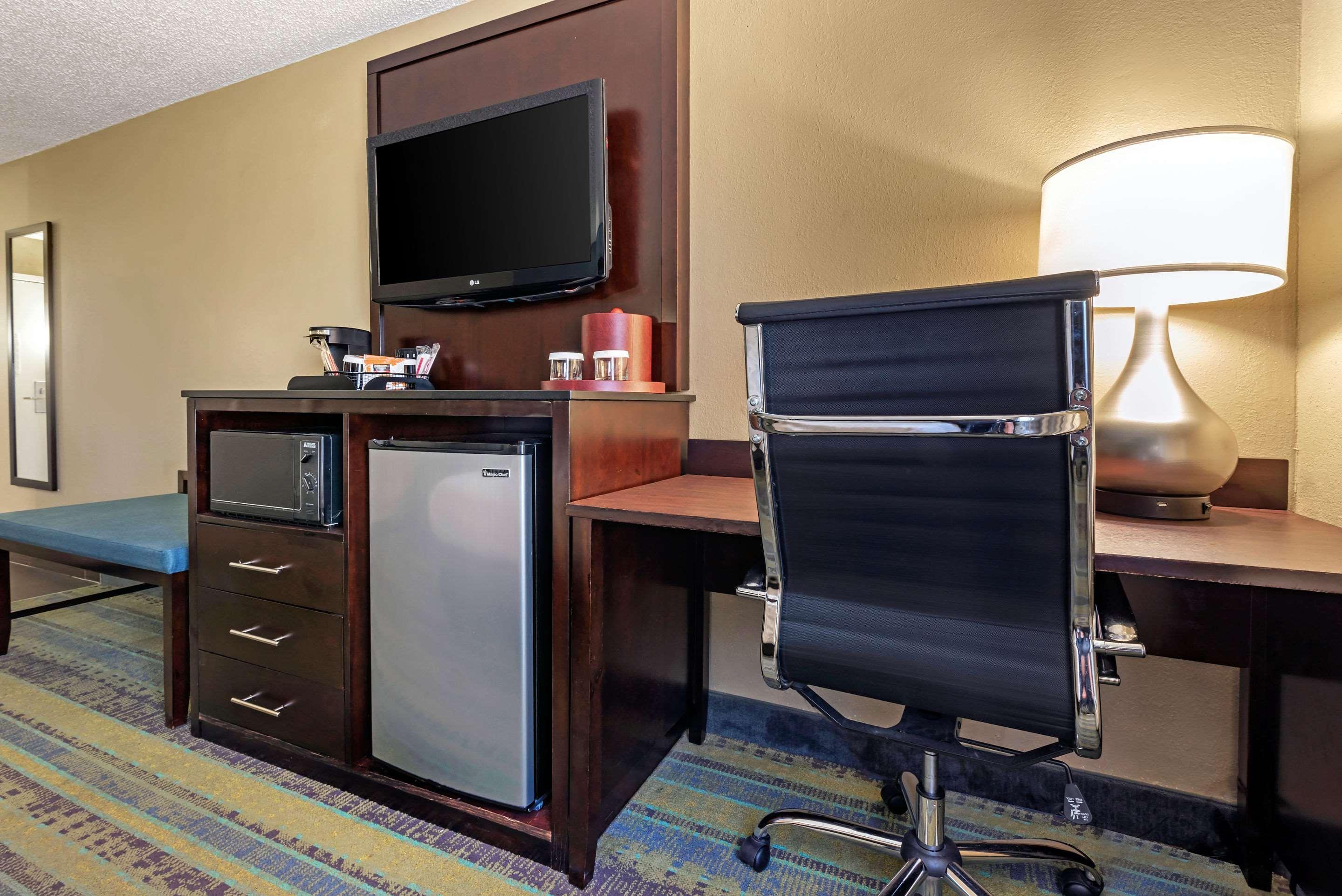 Clarion Hotel Conference Center - North Lexington Buitenkant foto