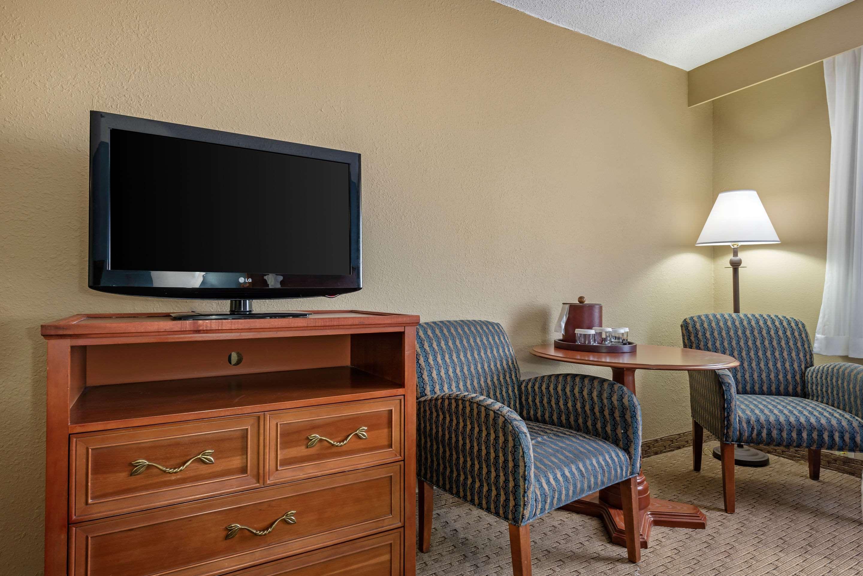 Clarion Hotel Conference Center - North Lexington Buitenkant foto