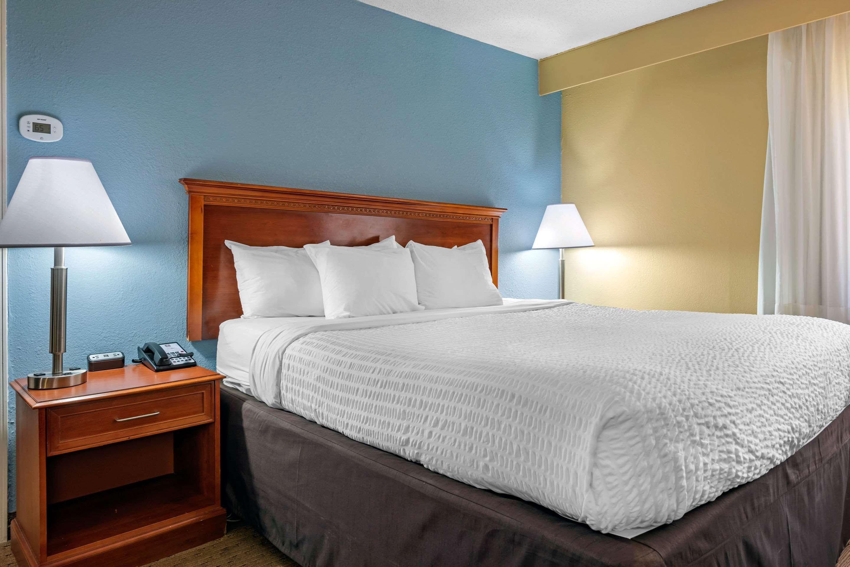 Clarion Hotel Conference Center - North Lexington Buitenkant foto
