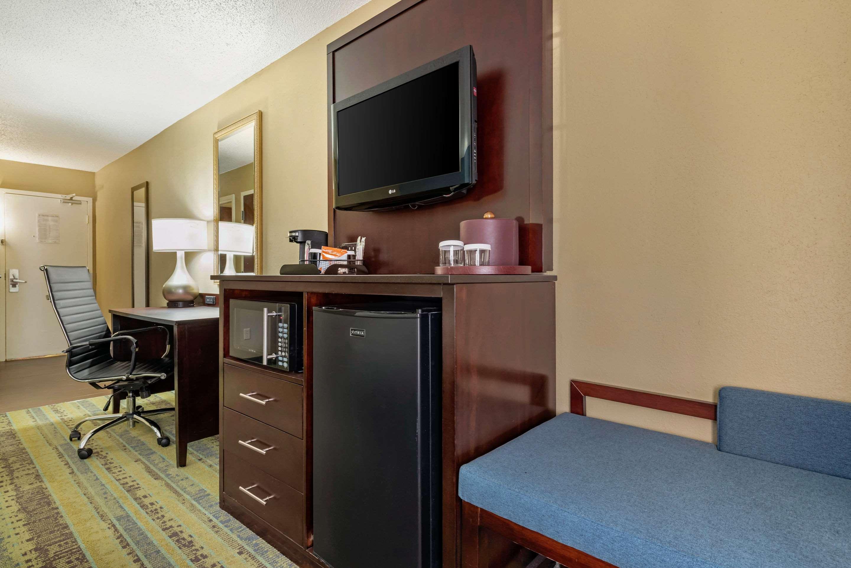 Clarion Hotel Conference Center - North Lexington Buitenkant foto