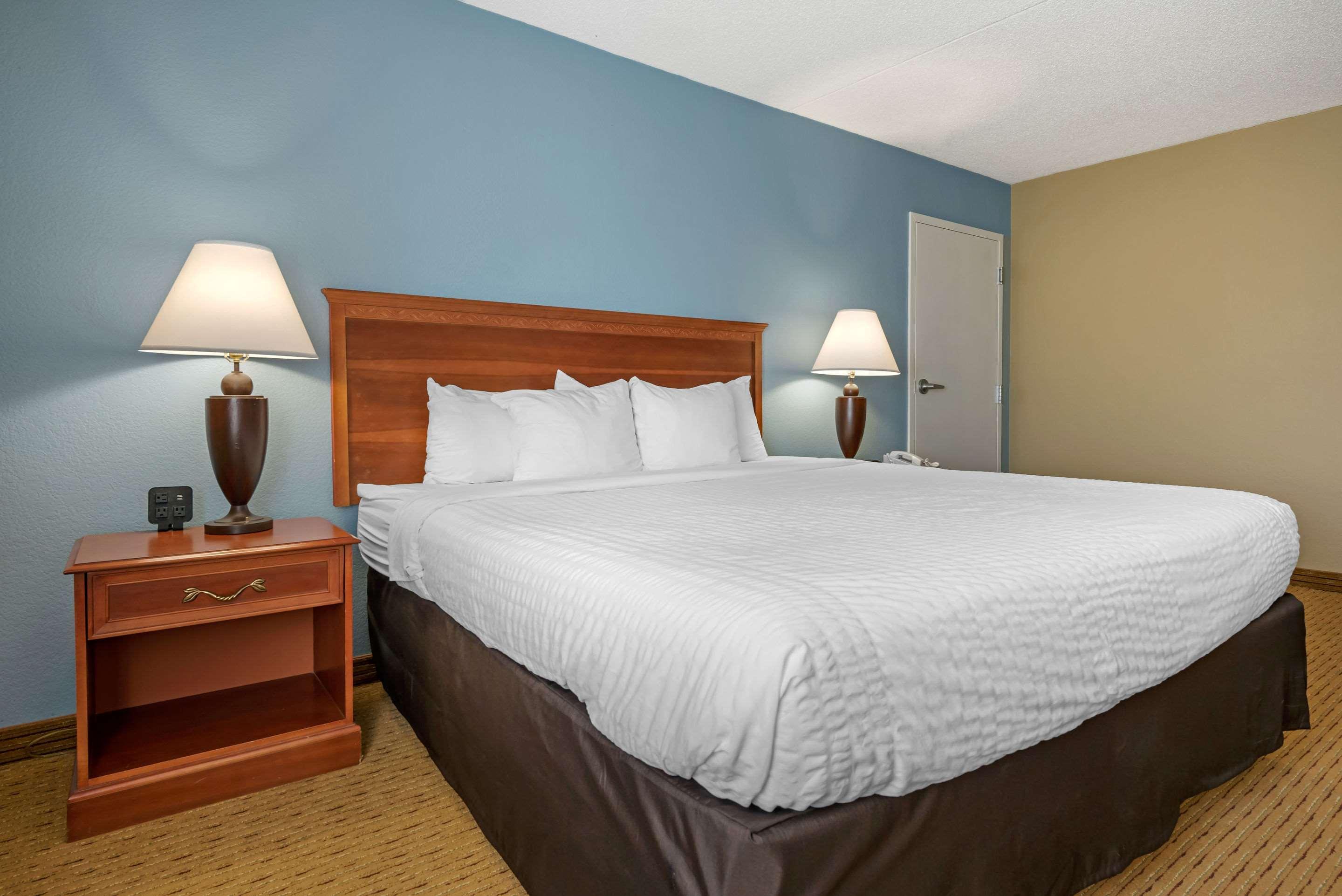 Clarion Hotel Conference Center - North Lexington Buitenkant foto