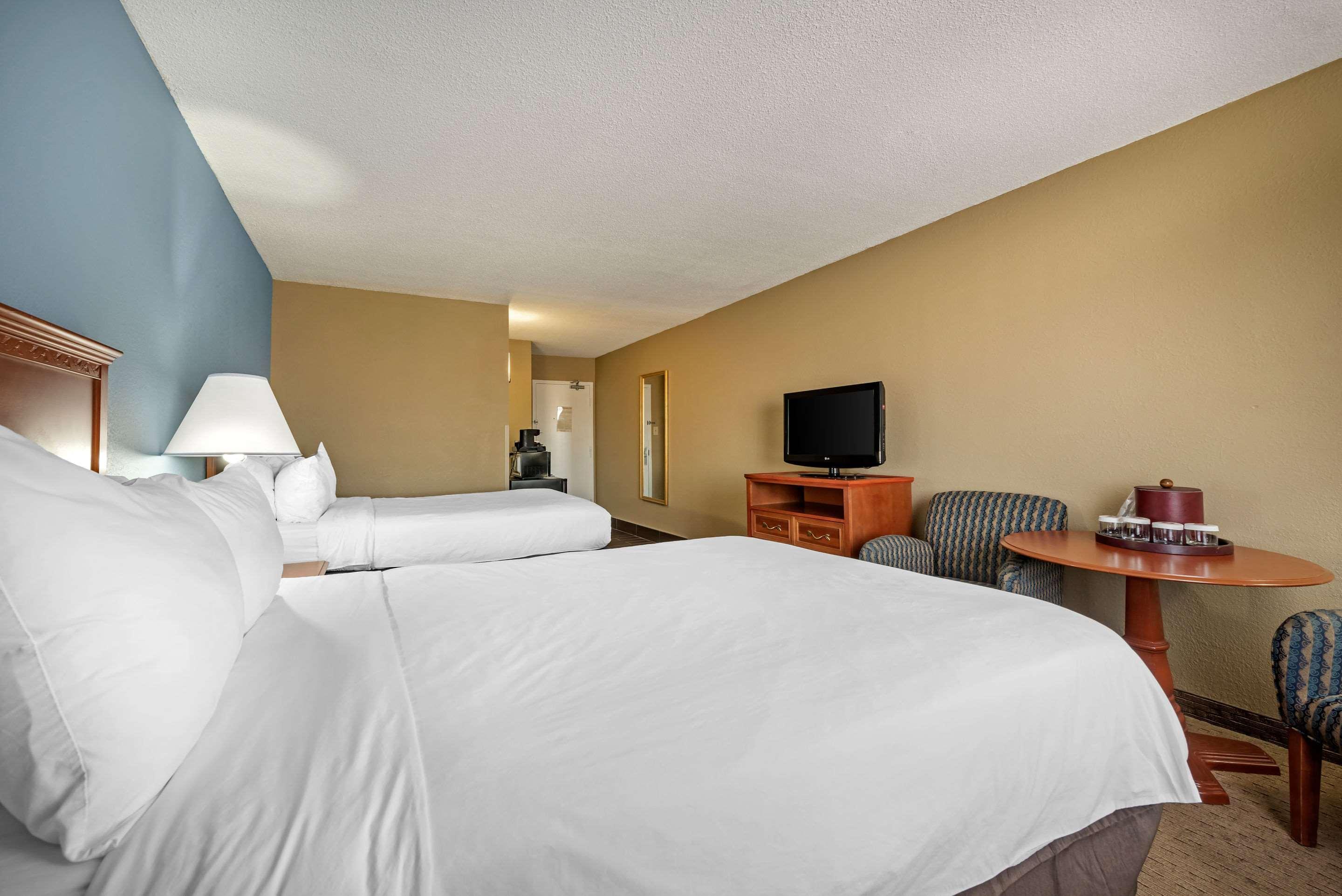 Clarion Hotel Conference Center - North Lexington Buitenkant foto