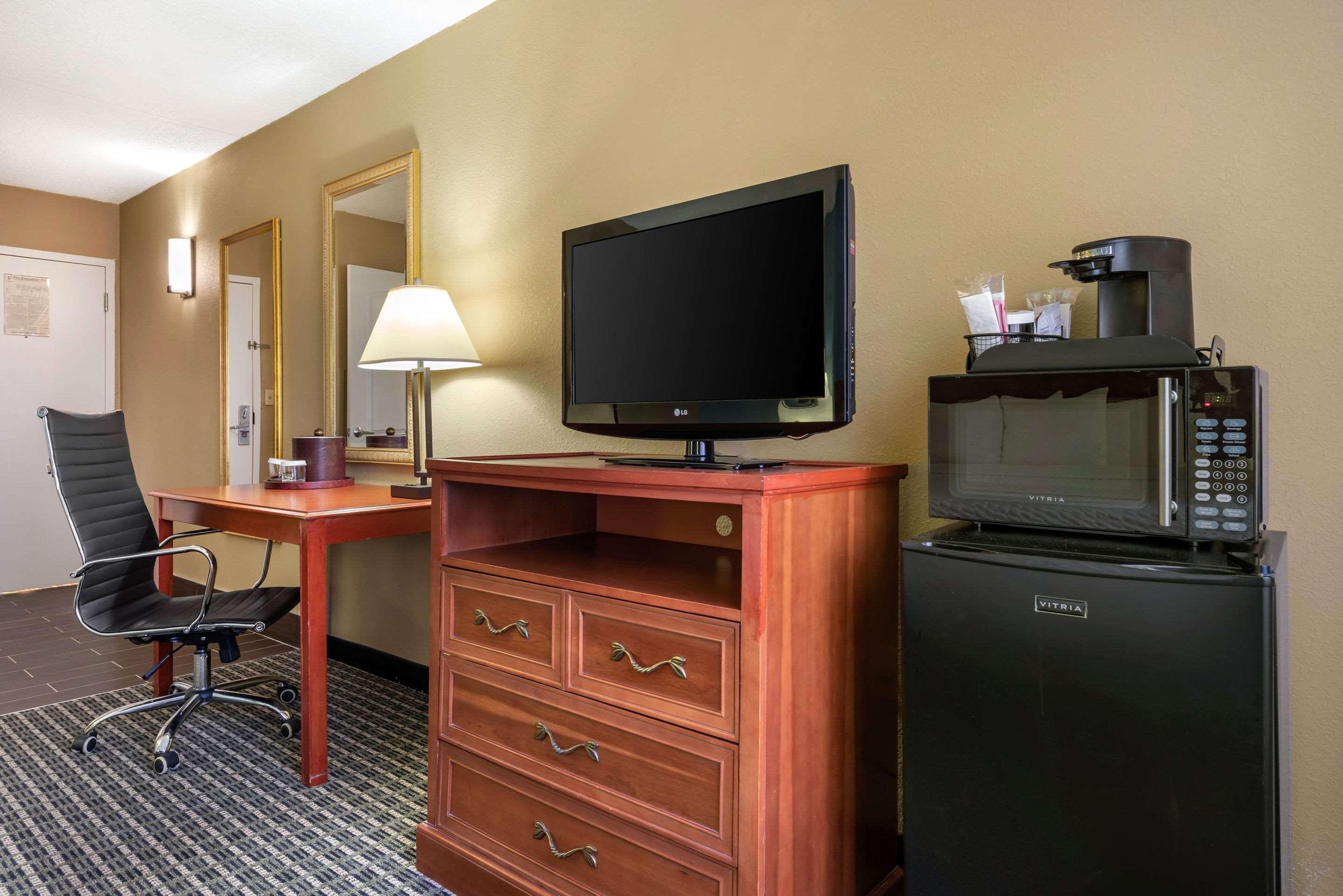 Clarion Hotel Conference Center - North Lexington Buitenkant foto