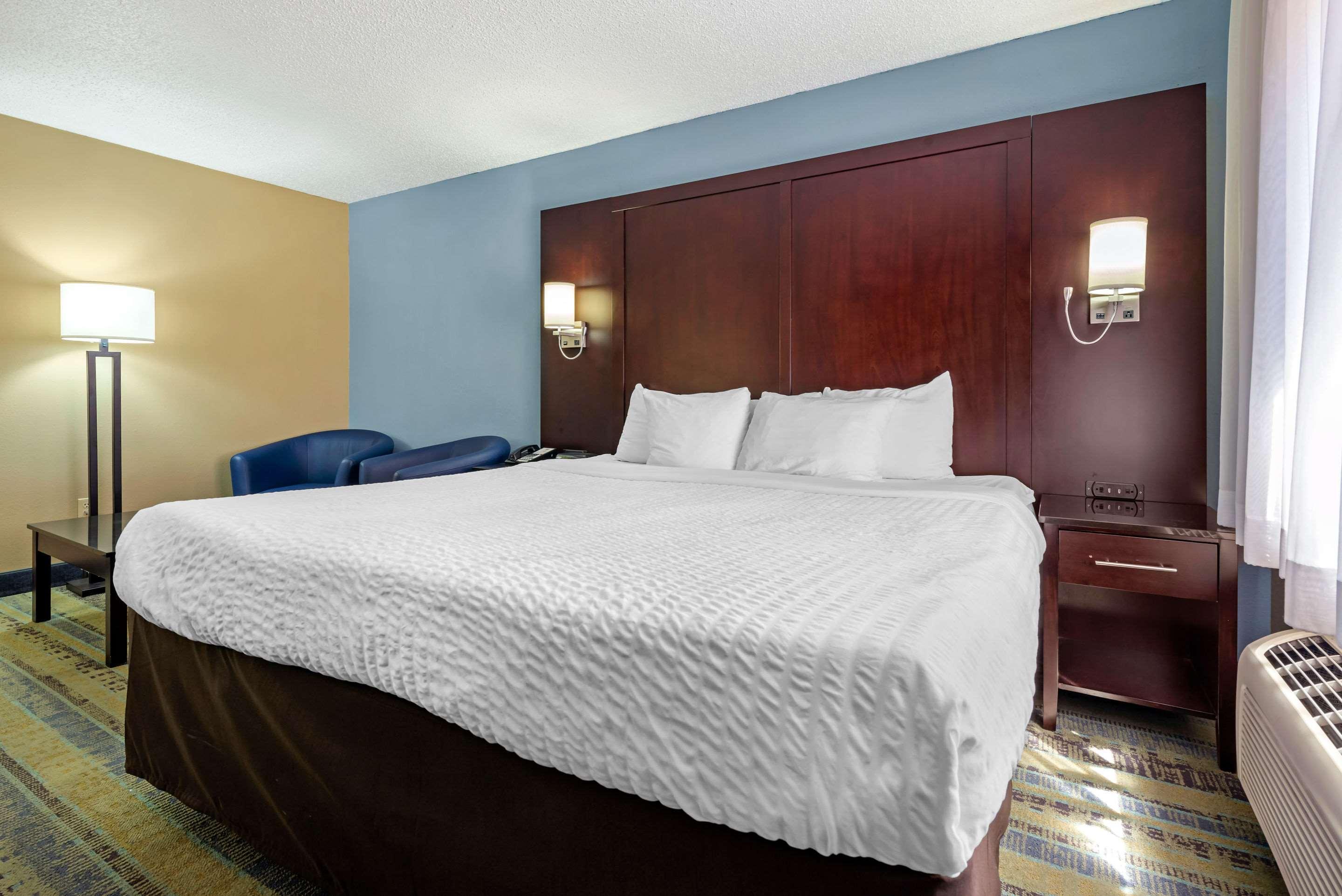 Clarion Hotel Conference Center - North Lexington Buitenkant foto