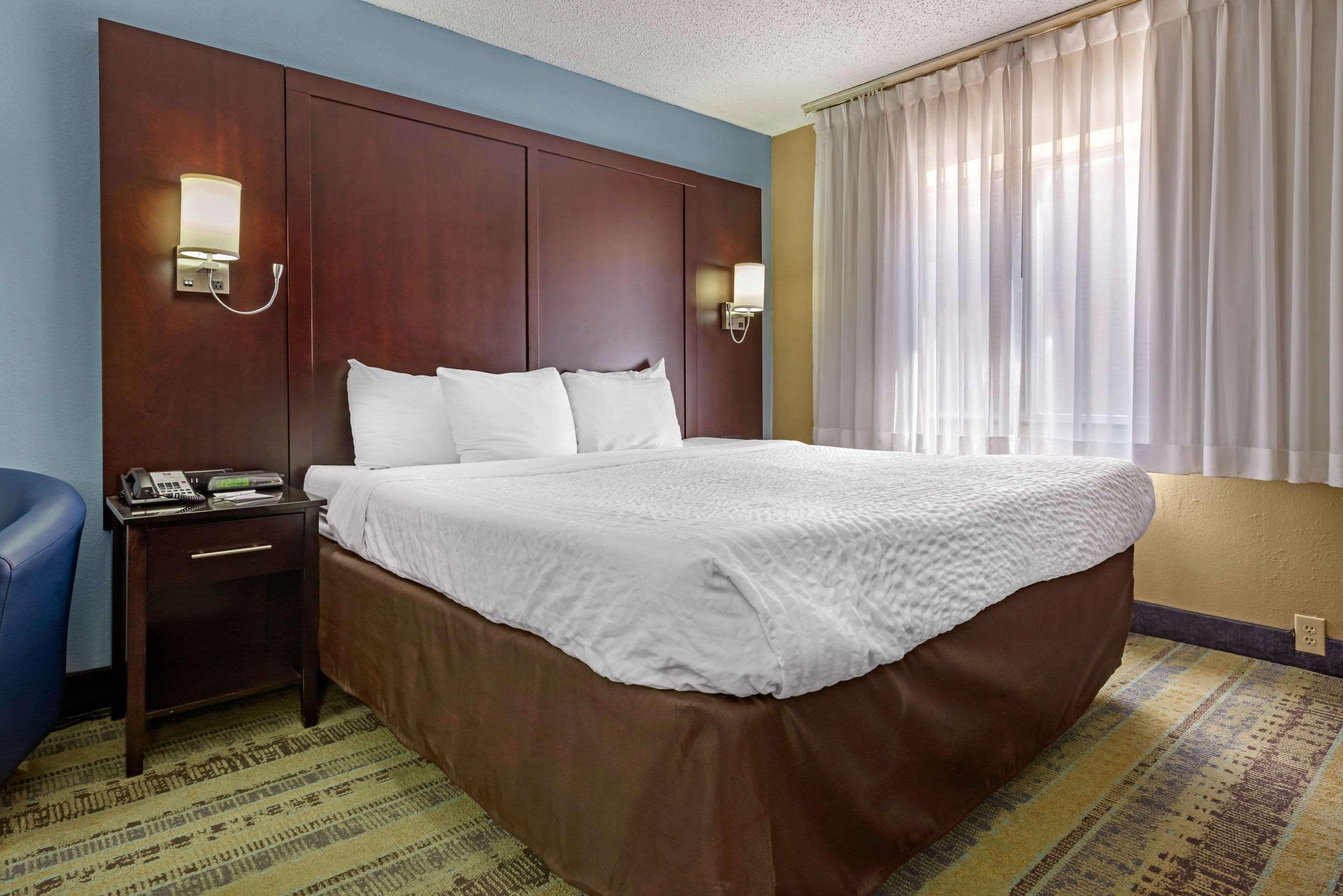 Clarion Hotel Conference Center - North Lexington Buitenkant foto