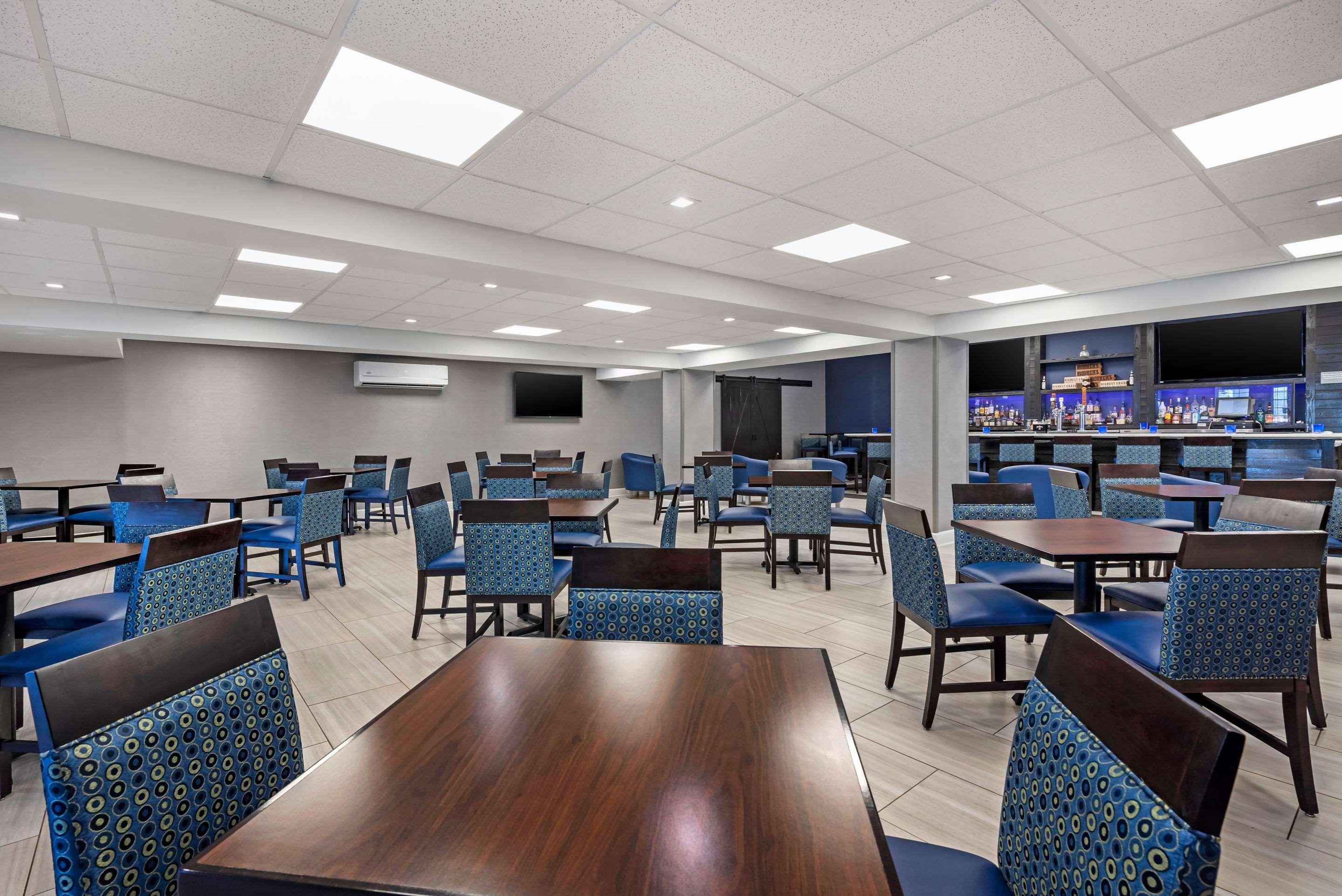 Clarion Hotel Conference Center - North Lexington Buitenkant foto